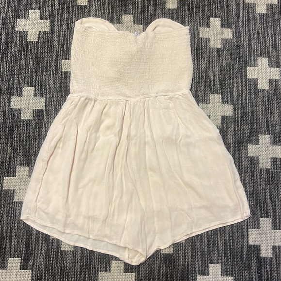 Lelis Medium Shorts Romper Cream Color - Picture 4 of 4